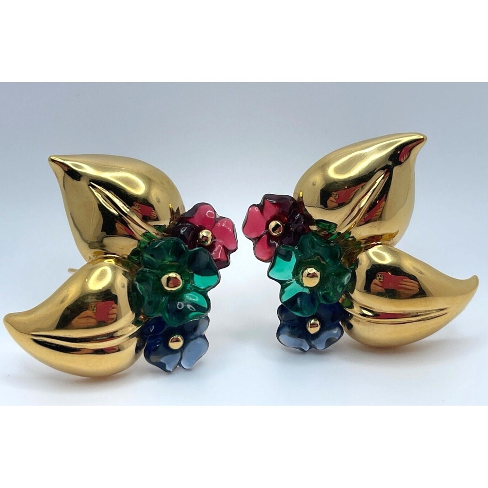 Vogue Bijoux Glass Flower Vintage Gold Tone Leaf Clip On Earrings Signed